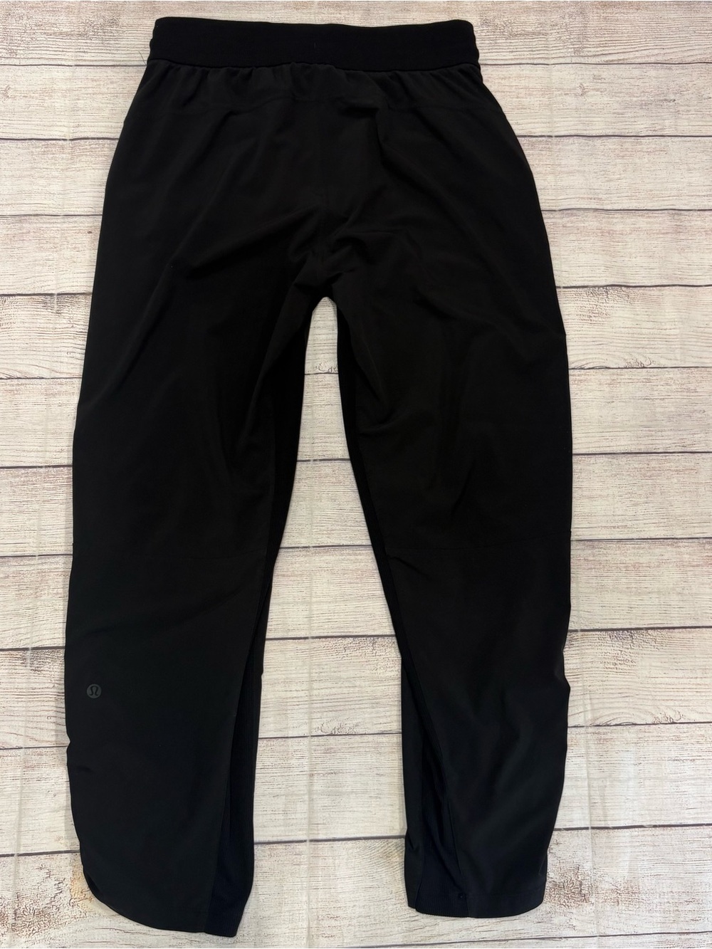 LULULEMON Beyond the Studio Crop Size 6 - Picture 3 of 7